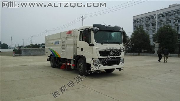 中国重汽T5G洗扫车